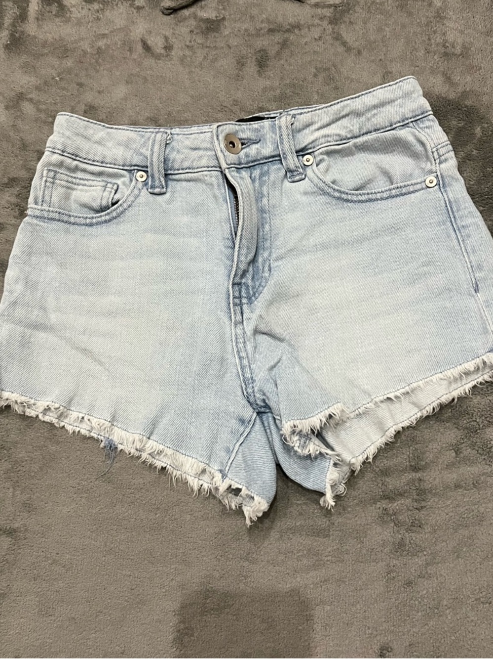 Kendall & Kylie The Drifter High Rise Women’s Light Blue Frayed Hem Denim Shorts